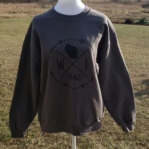 ⭐️⭐️ Gildan Pull-over Sweater